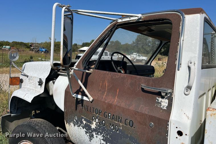 image for item MG9486 1988 GMC  utility / service truck