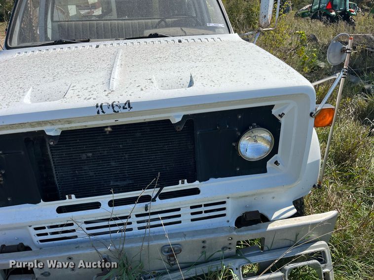 image for item MG9486 1988 GMC  utility / service truck