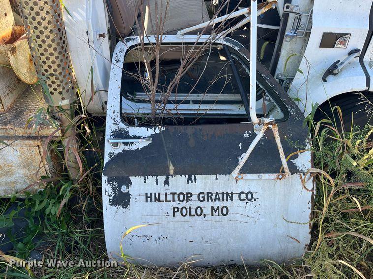 image for item MG9486 1988 GMC  utility / service truck