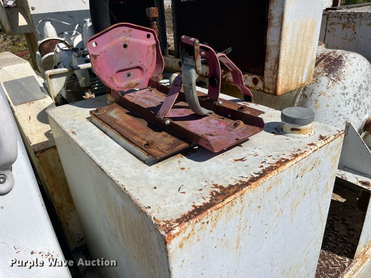 image for item MG9486 1988 GMC  utility / service truck