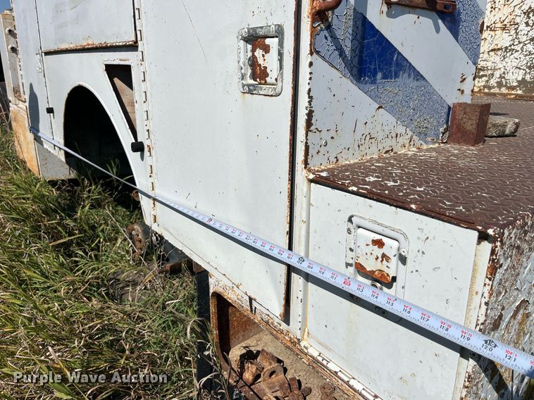 image for item MG9486 1988 GMC  utility / service truck