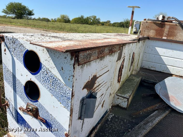 image for item MG9486 1988 GMC  utility / service truck