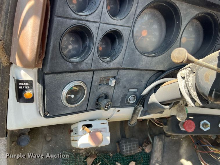 image for item MG9486 1988 GMC  utility / service truck