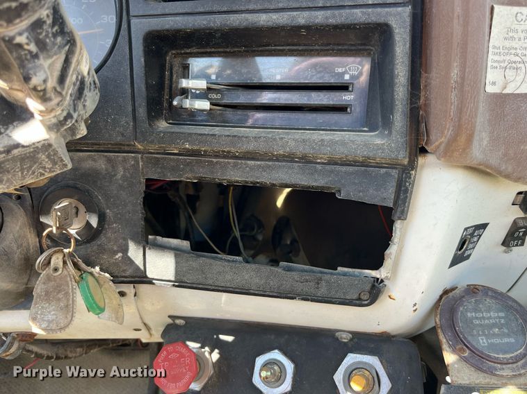 image for item MG9486 1988 GMC  utility / service truck