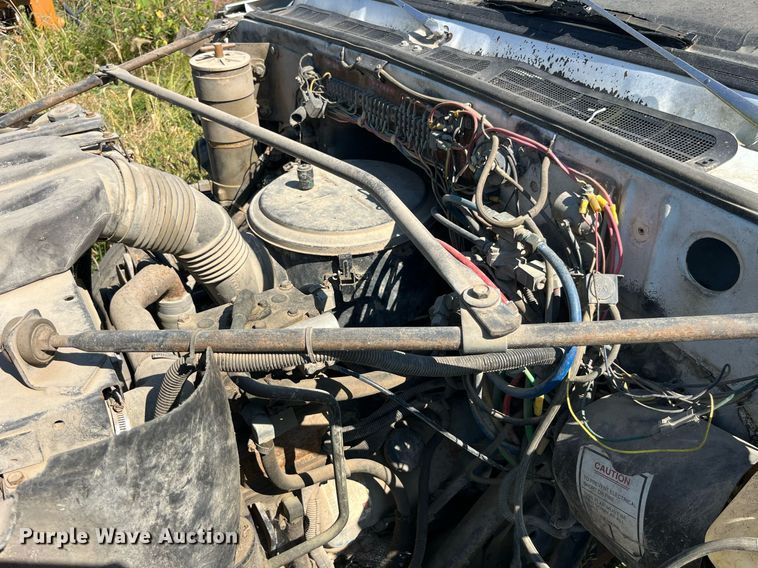 image for item MG9486 1988 GMC  utility / service truck