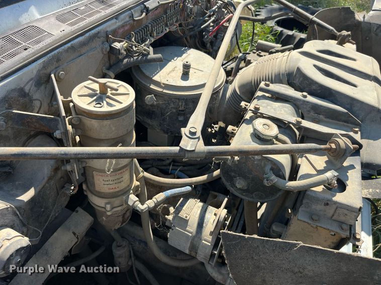 image for item MG9486 1988 GMC  utility / service truck