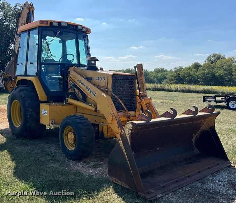 image for item MG9506 1991 John Deere 410D  backhoe