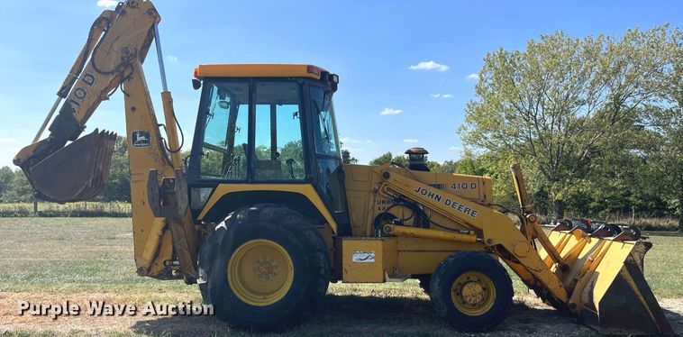 image for item MG9506 1991 John Deere 410D  backhoe