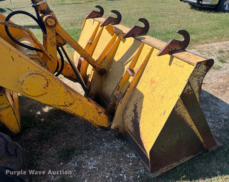 image for item MG9506 1991 John Deere 410D  backhoe