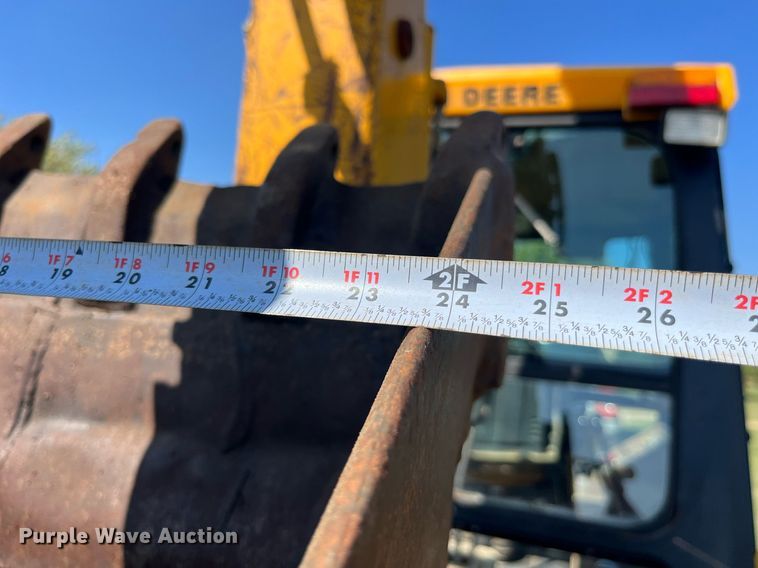 image for item MG9506 1991 John Deere 410D  backhoe