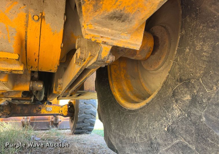 image for item MG9506 1991 John Deere 410D  backhoe