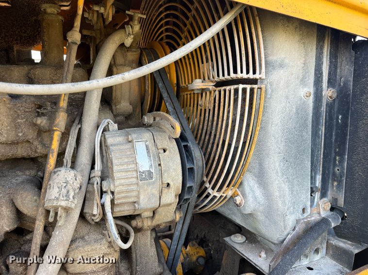 image for item MG9506 1991 John Deere 410D  backhoe