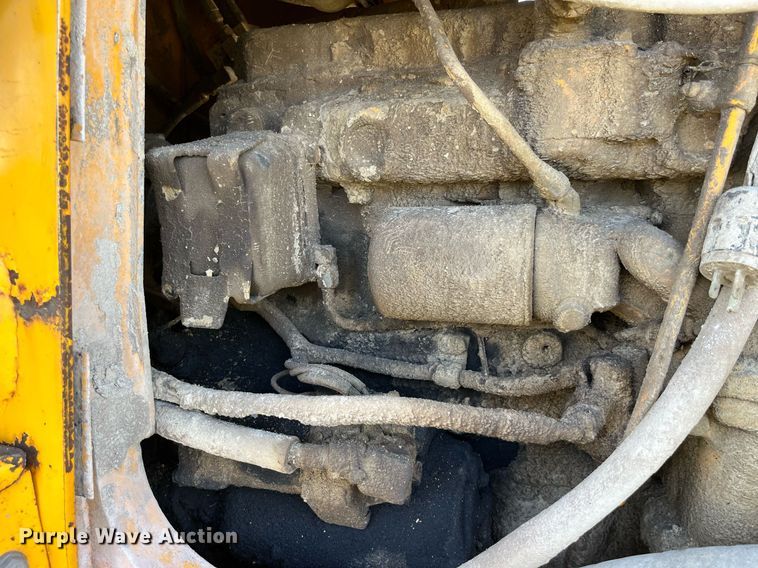 image for item MG9506 1991 John Deere 410D  backhoe