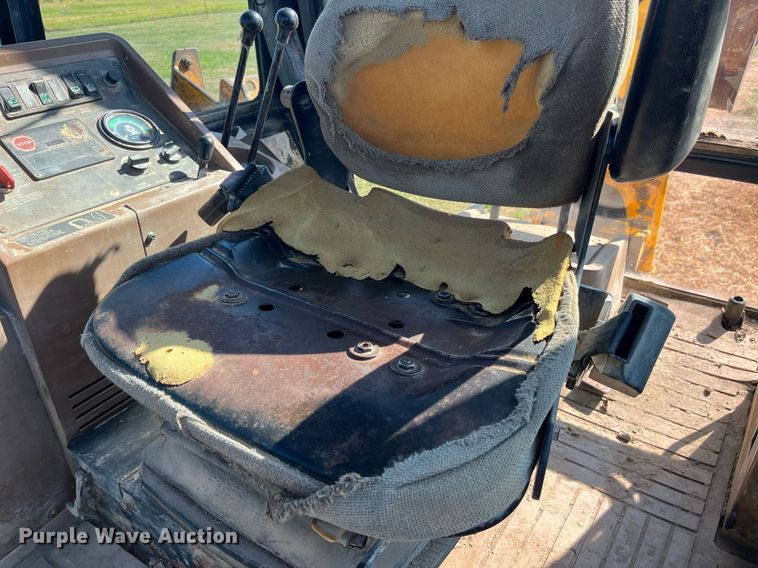 image for item MG9506 1991 John Deere 410D  backhoe