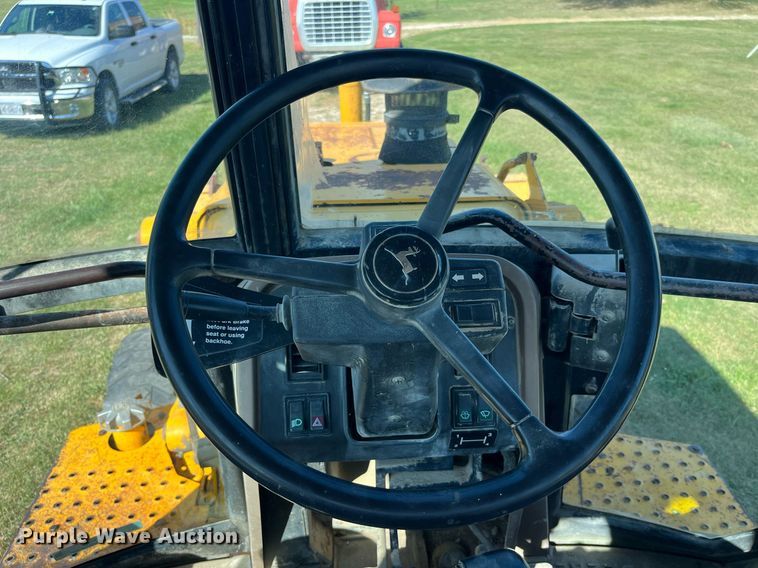 image for item MG9506 1991 John Deere 410D  backhoe