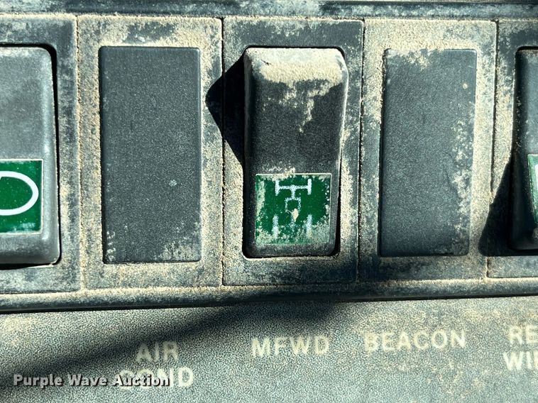 image for item MG9506 1991 John Deere 410D  backhoe