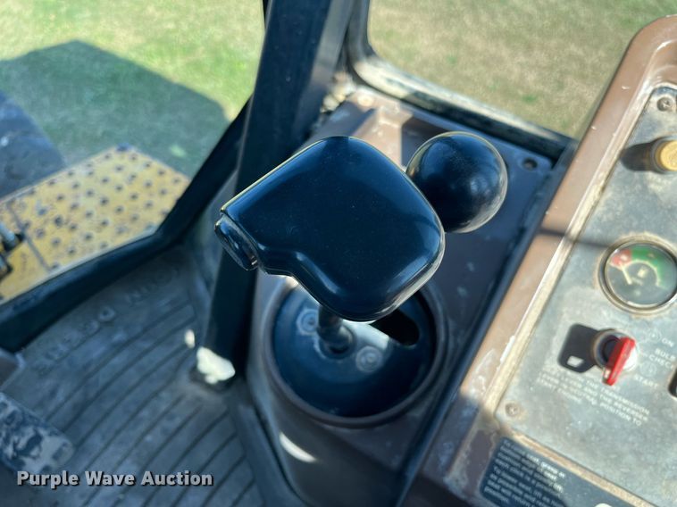 image for item MG9506 1991 John Deere 410D  backhoe