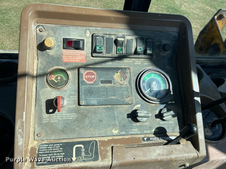 image for item MG9506 1991 John Deere 410D  backhoe