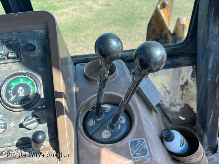 image for item MG9506 1991 John Deere 410D  backhoe