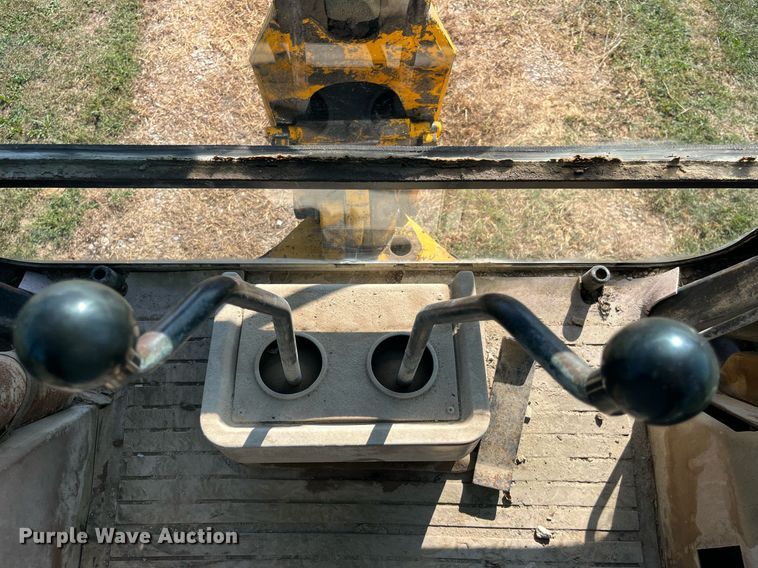 image for item MG9506 1991 John Deere 410D  backhoe