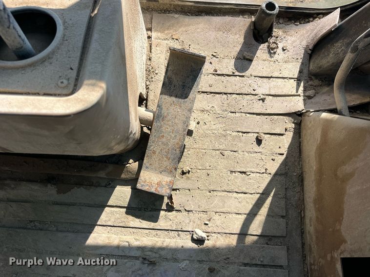 image for item MG9506 1991 John Deere 410D  backhoe