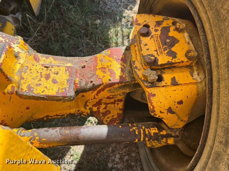 image for item MG9506 1991 John Deere 410D  backhoe