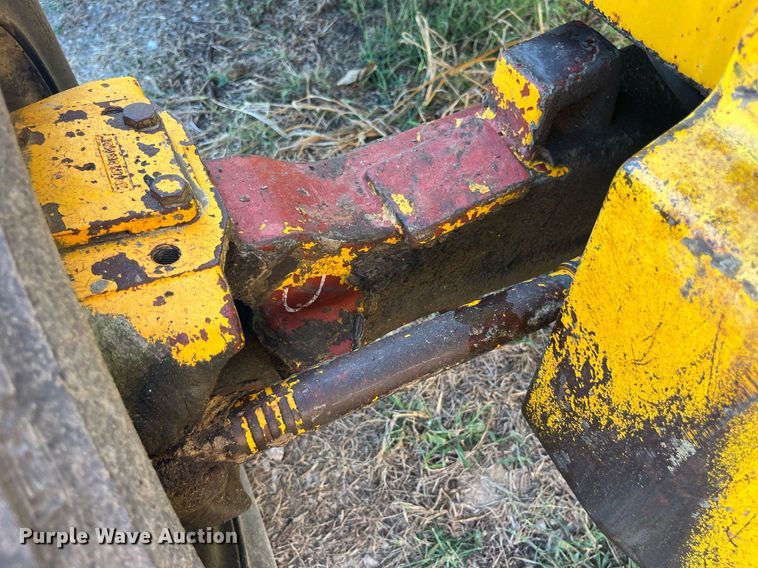 image for item MG9506 1991 John Deere 410D  backhoe