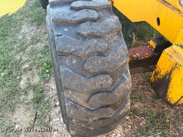 image for item MG9506 1991 John Deere 410D  backhoe