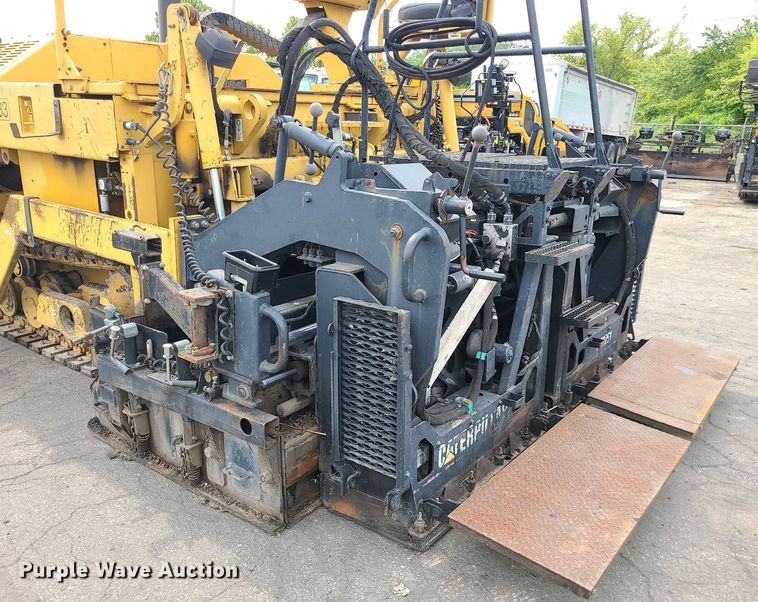 image for item MG9744 2004 Caterpillar AP650B  screed