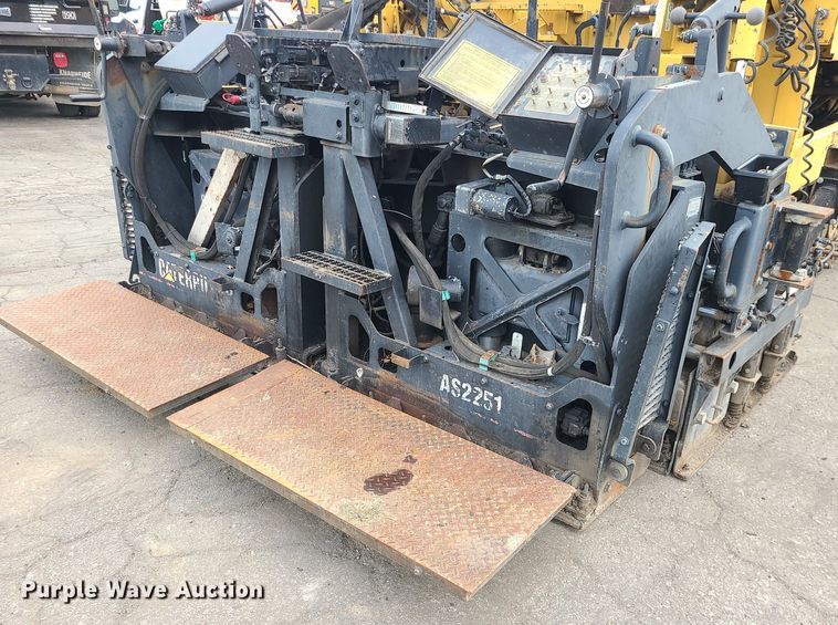 image for item MG9744 2004 Caterpillar AP650B  screed