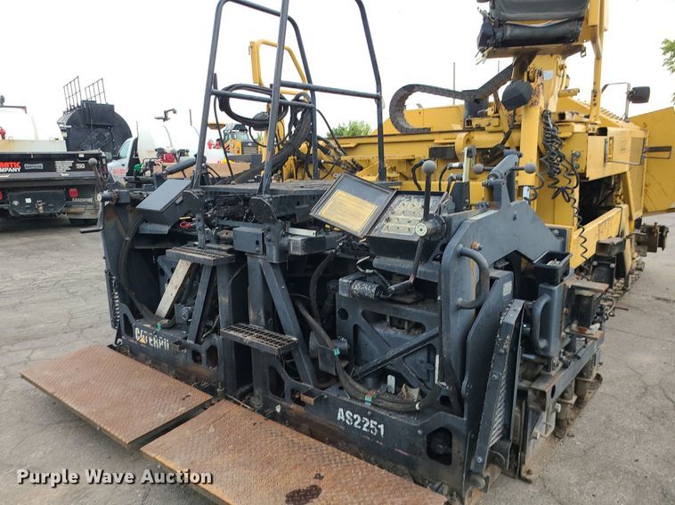 image for item MG9744 2004 Caterpillar AP650B  screed