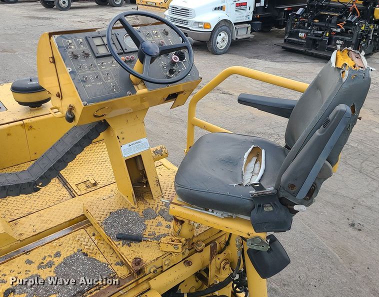 image for item MG9744 2004 Caterpillar AP650B  screed