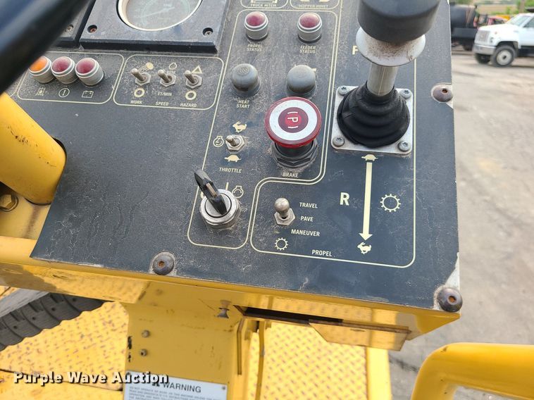 image for item MG9744 2004 Caterpillar AP650B  screed