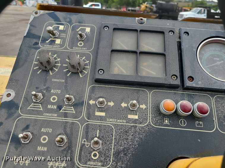 image for item MG9744 2004 Caterpillar AP650B  screed