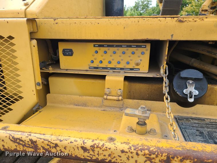 image for item MG9744 2004 Caterpillar AP650B  screed