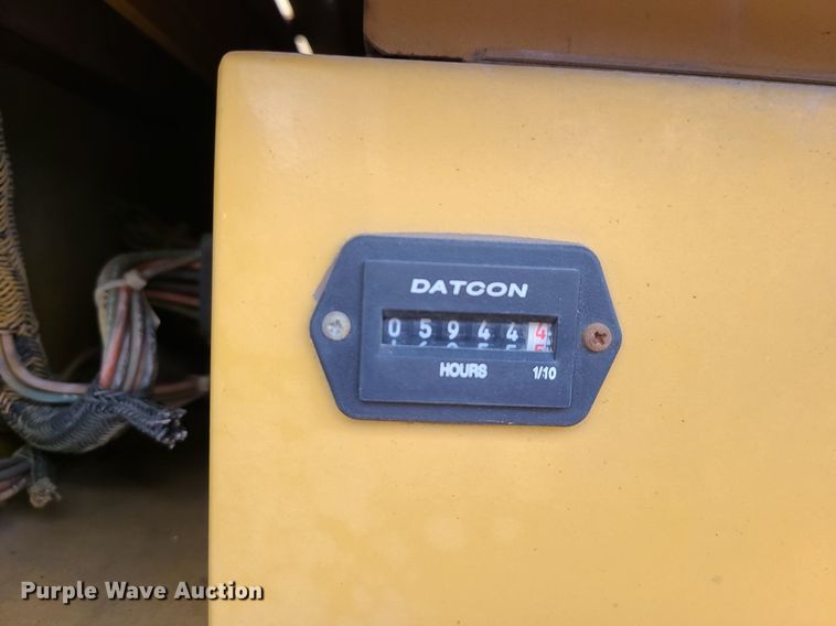 image for item MG9744 2004 Caterpillar AP650B  screed