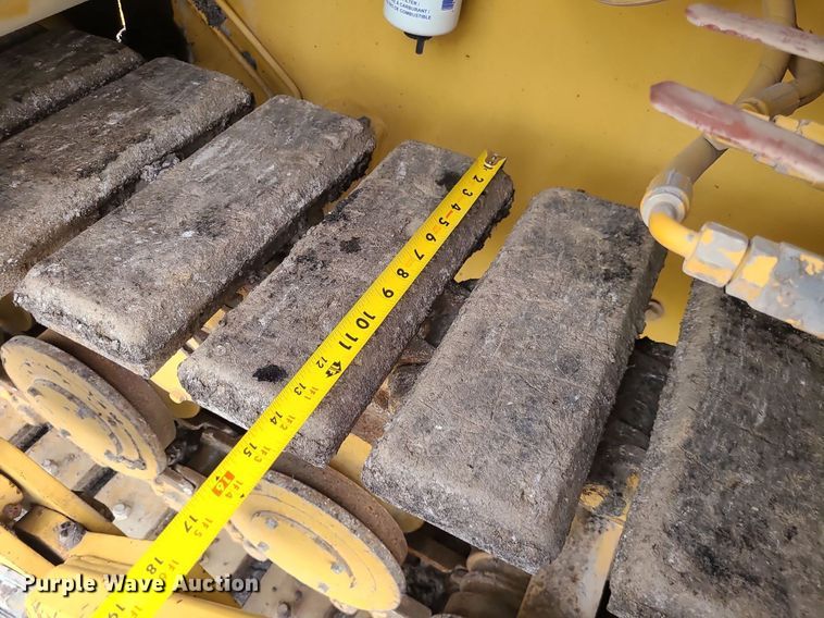 image for item MG9744 2004 Caterpillar AP650B  screed