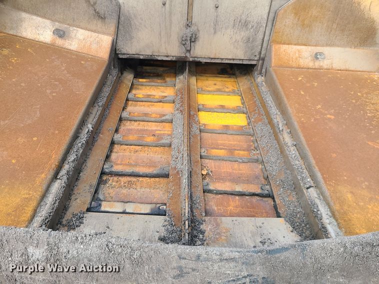 image for item MG9744 2004 Caterpillar AP650B  screed