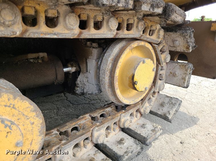 image for item MG9744 2004 Caterpillar AP650B  screed