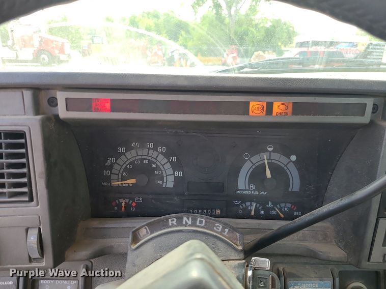 image for item MG9750 2001 GMC C6500  seal coat truck