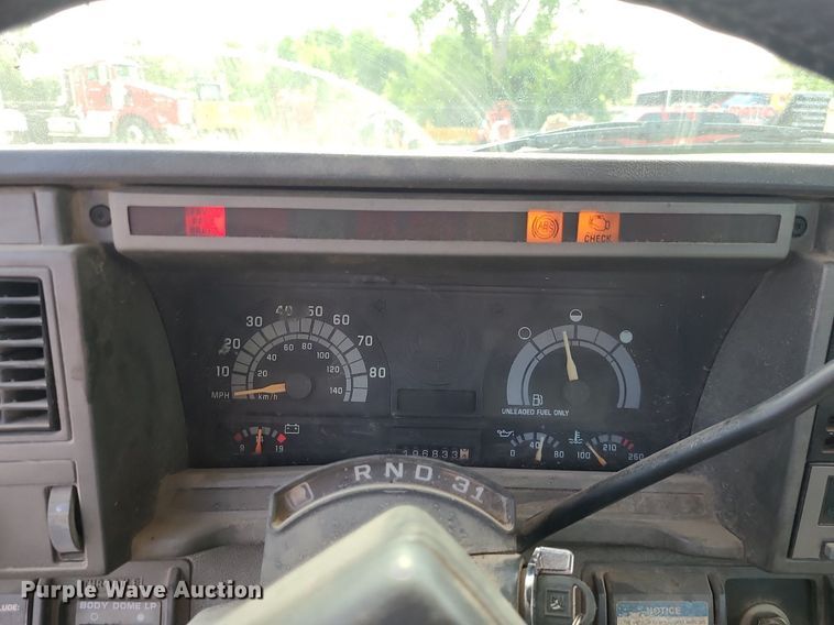 image for item MG9750 2001 GMC C6500  seal coat truck