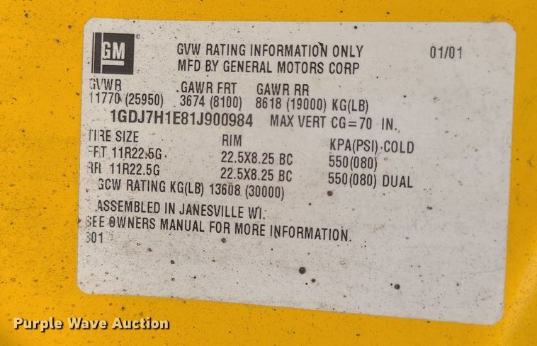 image for item MG9750 2001 GMC C6500  seal coat truck