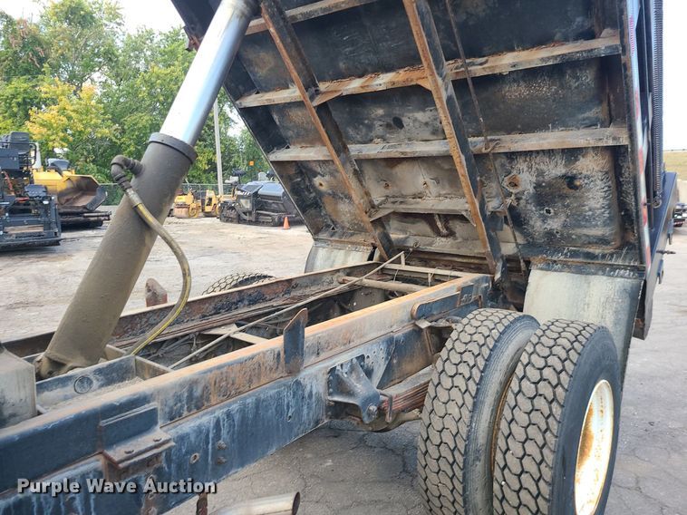 image for item MG9751 1990 Chevrolet 6500 Kodiak  dump truck