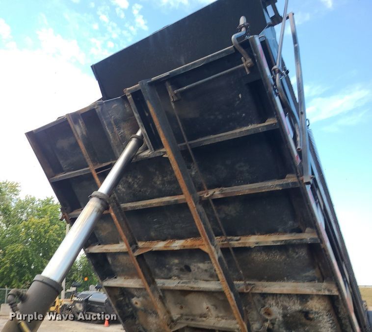 image for item MG9751 1990 Chevrolet 6500 Kodiak  dump truck