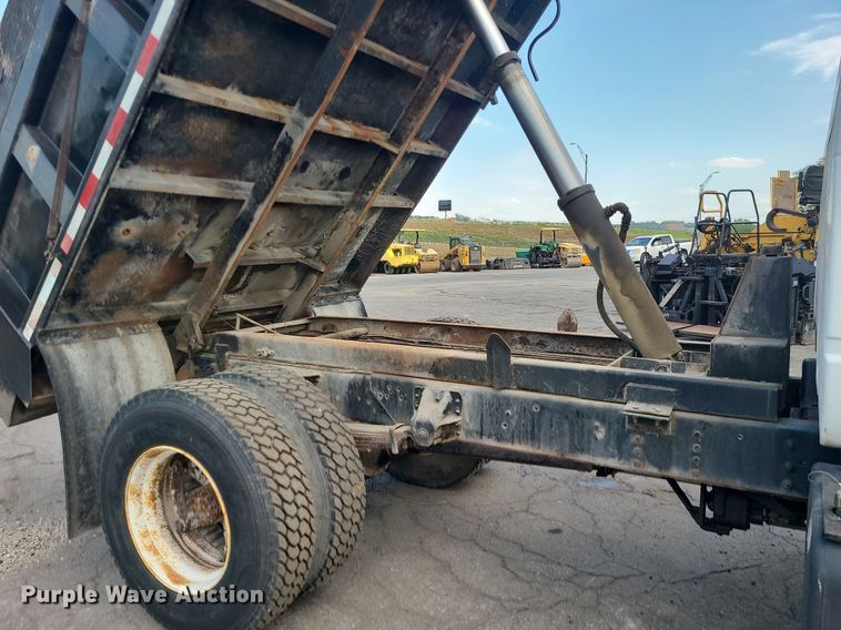 image for item MG9751 1990 Chevrolet 6500 Kodiak  dump truck