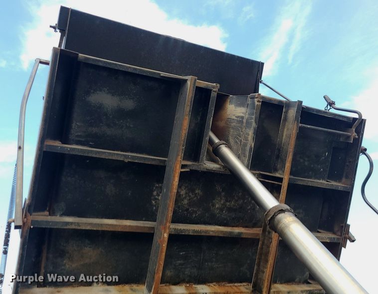 image for item MG9751 1990 Chevrolet 6500 Kodiak  dump truck