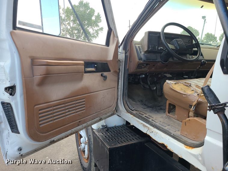 image for item MG9751 1990 Chevrolet 6500 Kodiak  dump truck