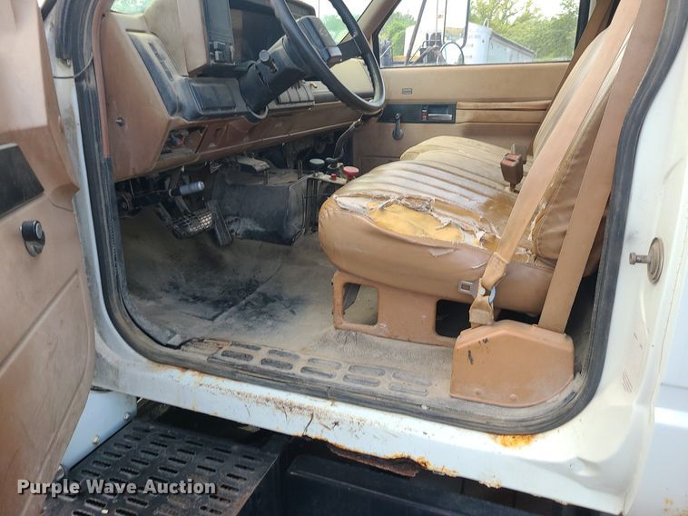 image for item MG9751 1990 Chevrolet 6500 Kodiak  dump truck