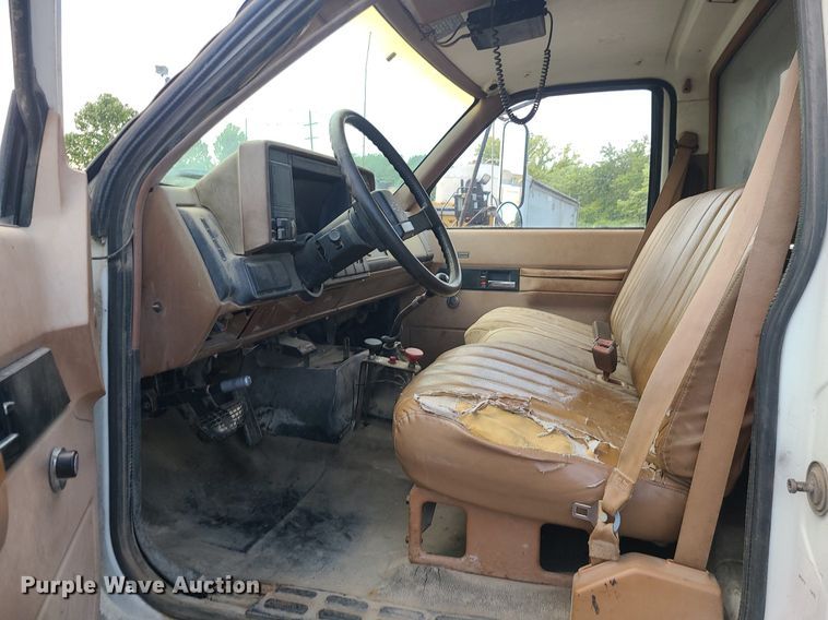 image for item MG9751 1990 Chevrolet 6500 Kodiak  dump truck