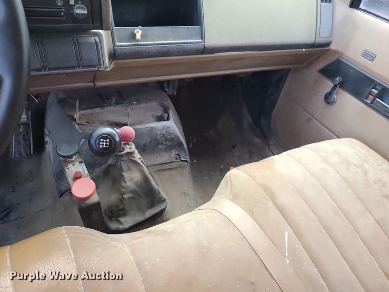 image for item MG9751 1990 Chevrolet 6500 Kodiak  dump truck